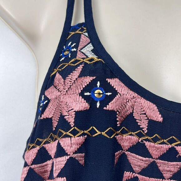 Lucky Brand Navy Blue Embroidered tank top EUC size small - Picture 5 of 11